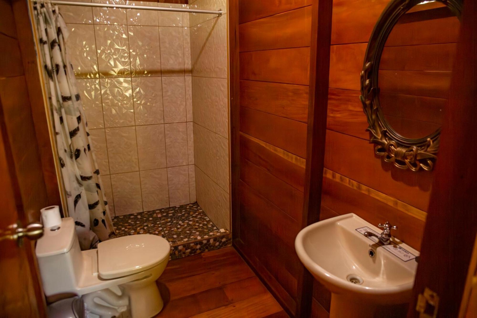 Quirquincho House Lodge Puerto Maldonado Eksteriør bilde